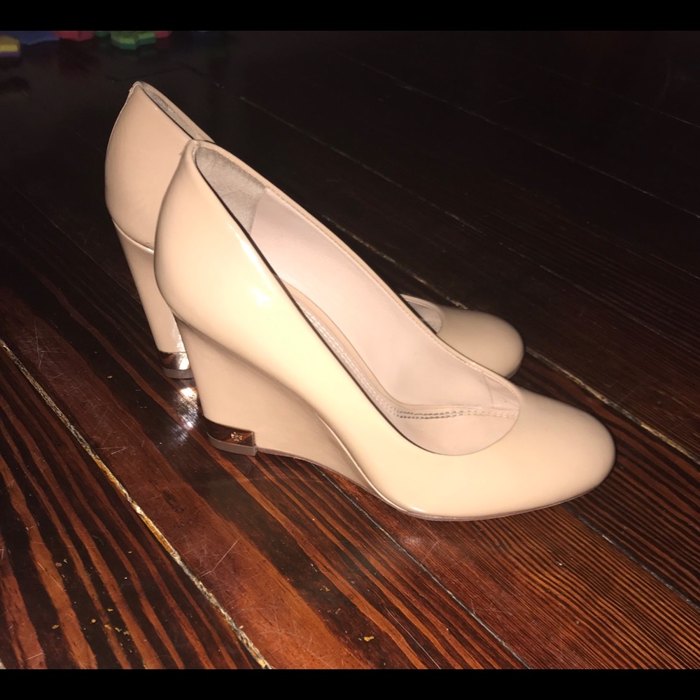 Tory Burch Astoria 6.5 wedge